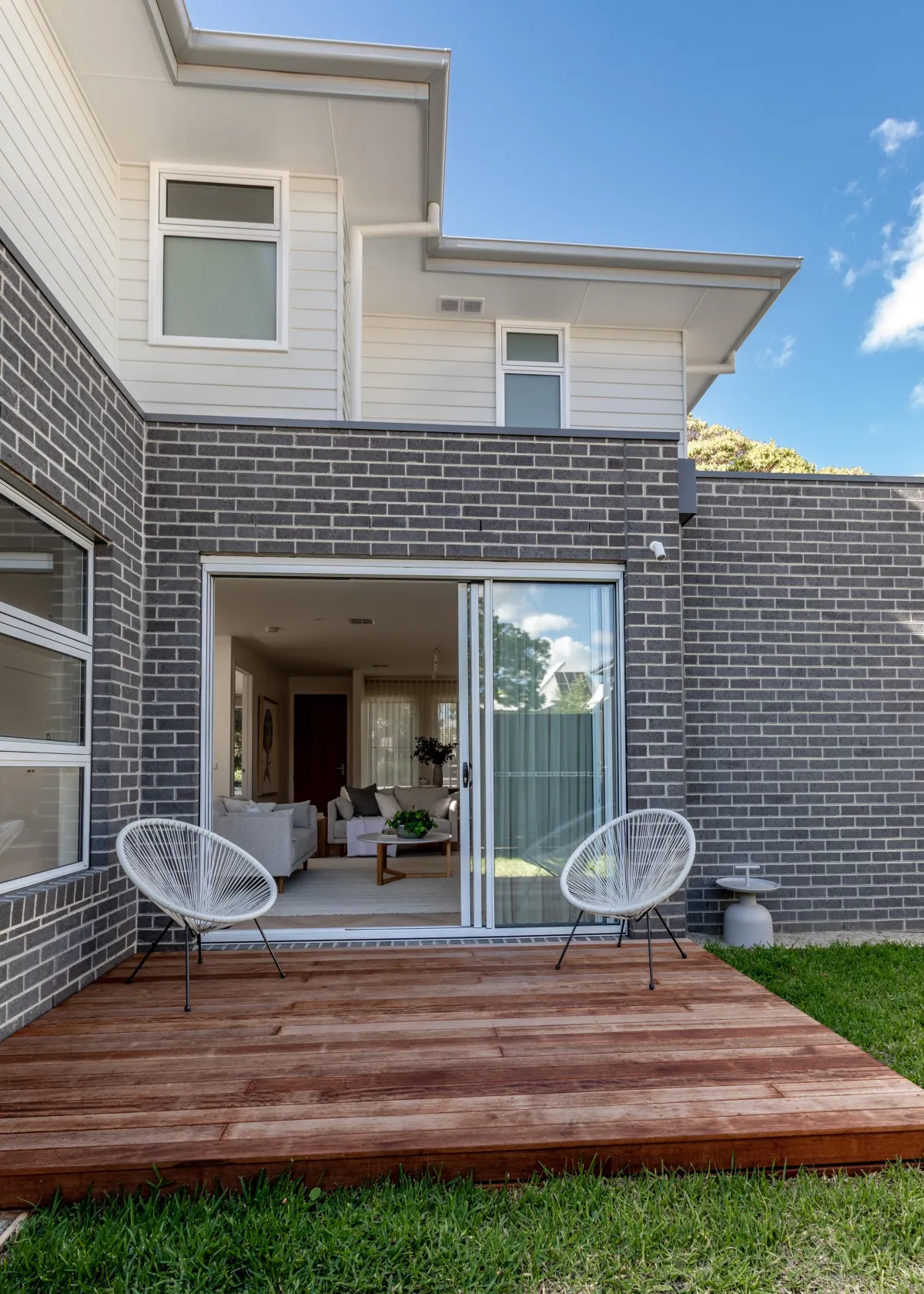 Lorraine — 3-unit coastal development